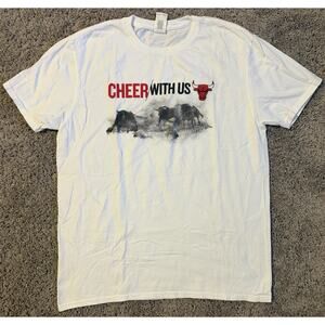 Gildan Softstyle White CHEER WITH US Bull Graphic Men's T-Shirt L Crew Neck